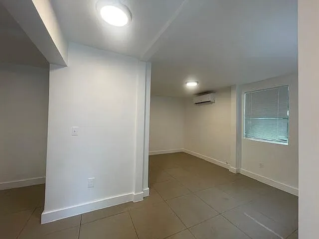 919 2nd St #1 — Photo 5