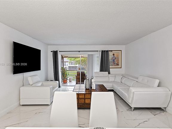 3rd image of 335 W Laurel Dr APT 8M