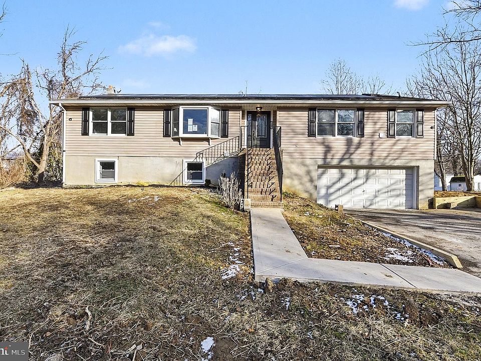 1st image of 1009 Maple Rd