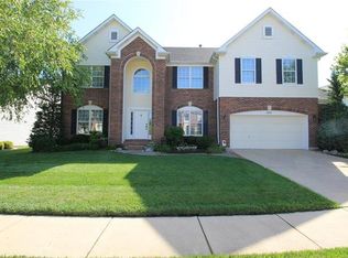 2464 Clarjon Dr, Ballwin, MO 63021