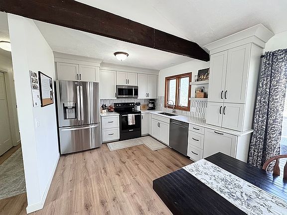 3rd image of 643 Overlook Ln
