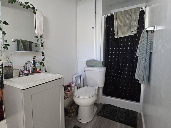 5th image of 6251 Canby Ave #R