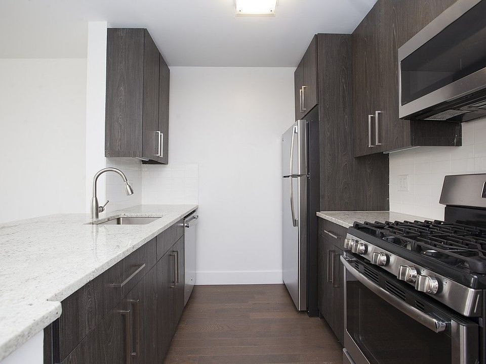 1st image of 70 Battery Pl APT 615