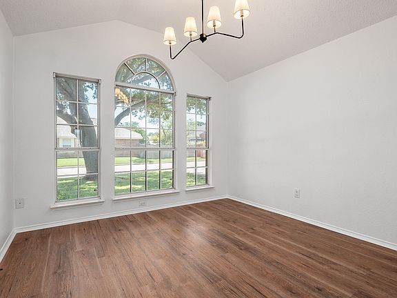 3rd image of 6708 Stockton Dr
