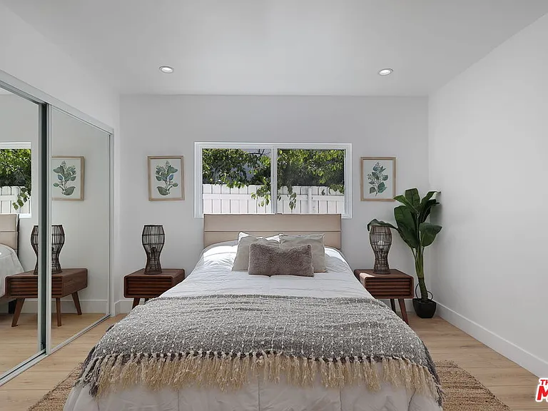 22054 Avenue San Luis — Photo 11