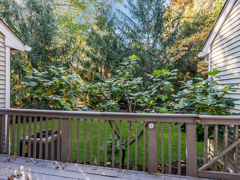 31 Lexington Ct — Photo 34