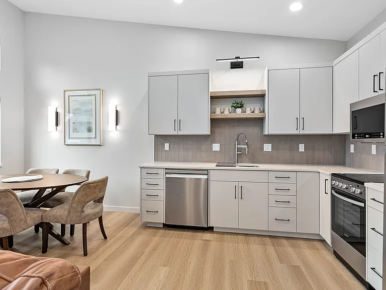 2517 Vallette St #101 — Photo 22