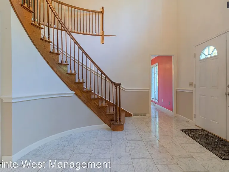 1602 Greenwood Dr — Photo 9