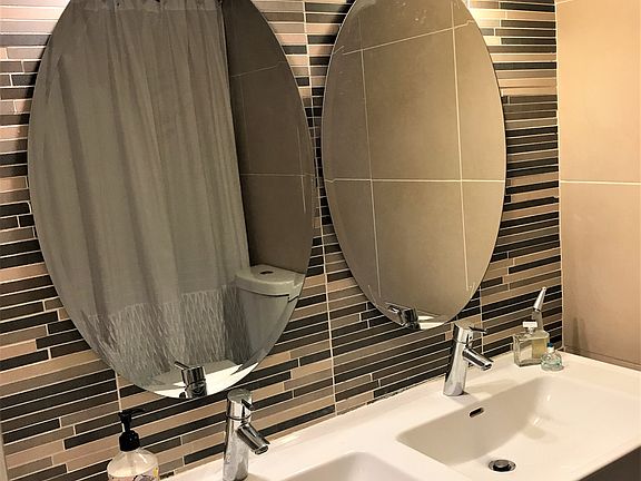 4th image of 2500 NE 135th St APT 1109