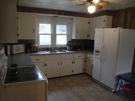 5th image of 838 Forest Ave