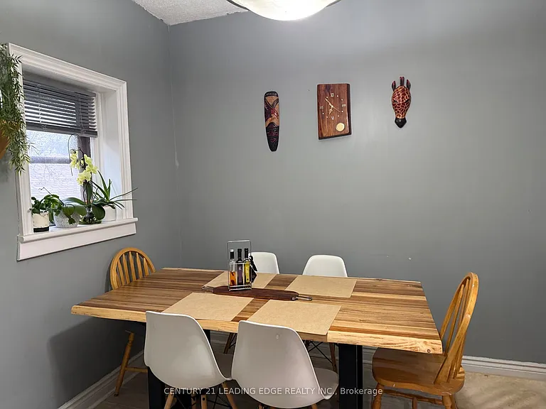 273 Clarke St — Photo 6