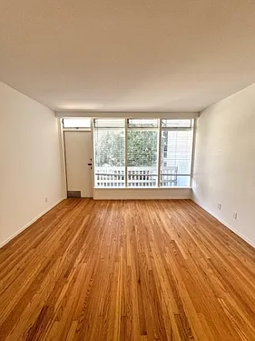 2164 Taylor St — Photo 4