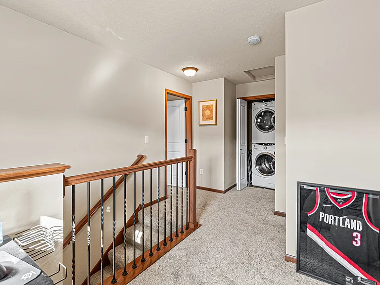 1554 Burr Dr — Photo 13