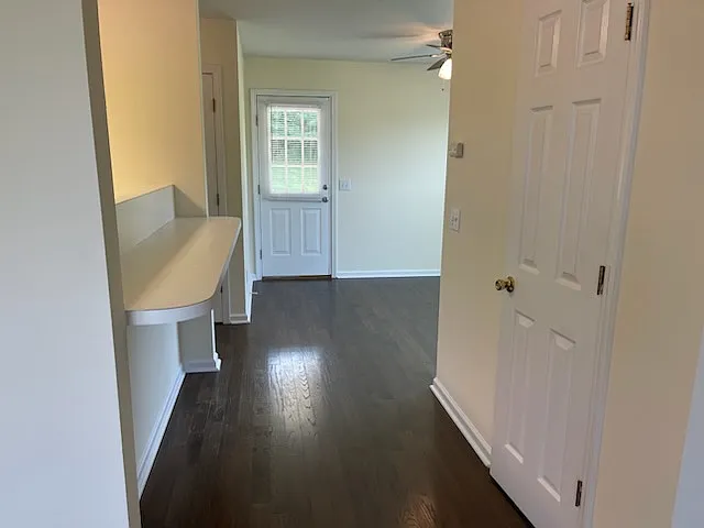902 Nottingham Dr — Photo 5