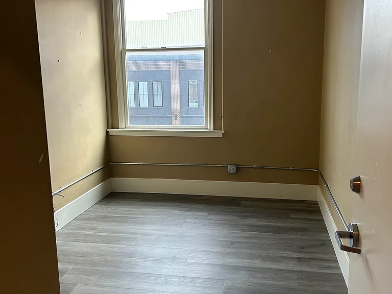 12 2nd St NE #6 — Photo 6
