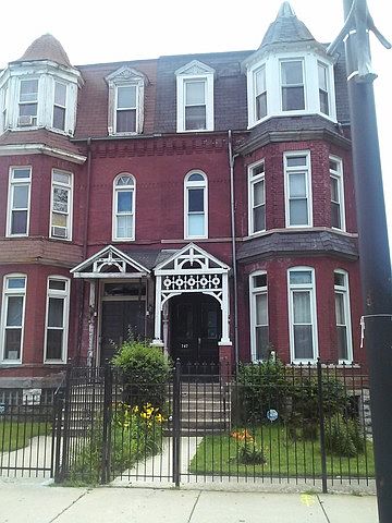2nd image of 747 E Oakwood Blvd