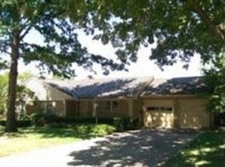 2 NW 43rd St, Kansas City, MO 64116