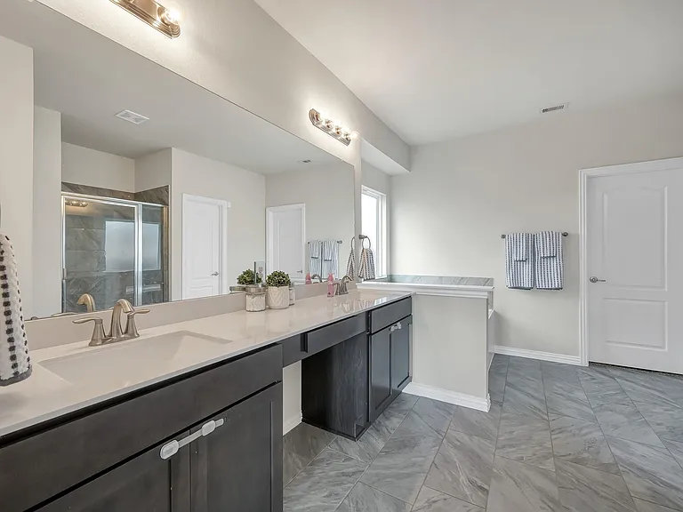 125 Dina Ln — Photo 12