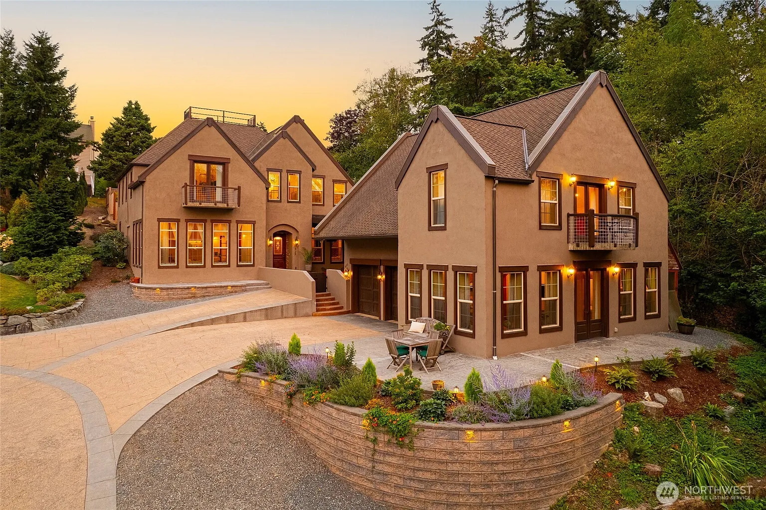 835 Samish Way photo 1