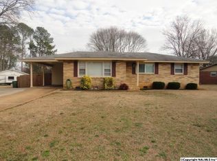2214 Glen Iris Rd NW, Huntsville, AL 35810