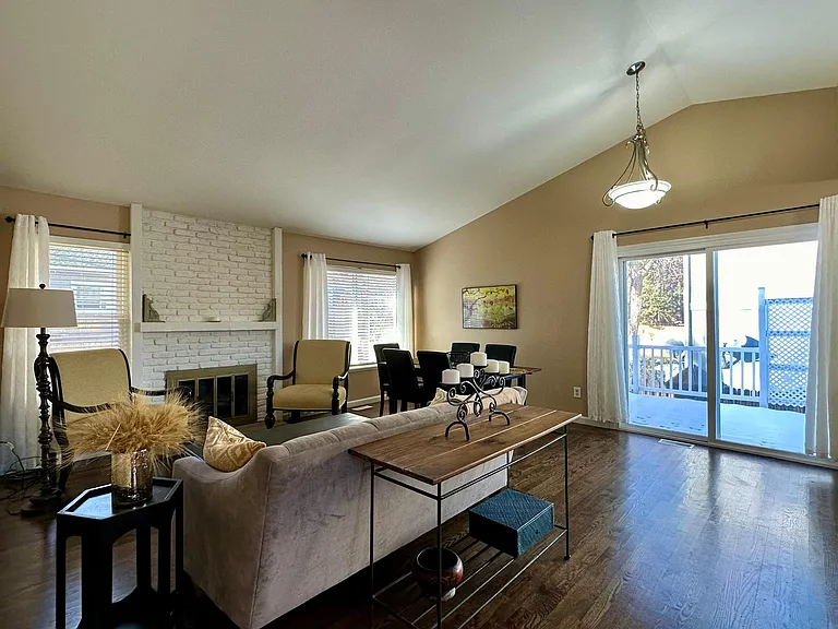 6079 S Kenton Way — Photo 4