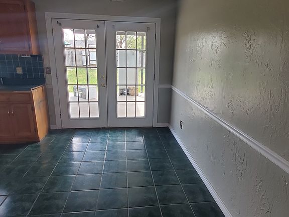 4th image of 1808 N Osage St