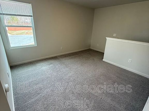5th image of 1492 Oriole Dr