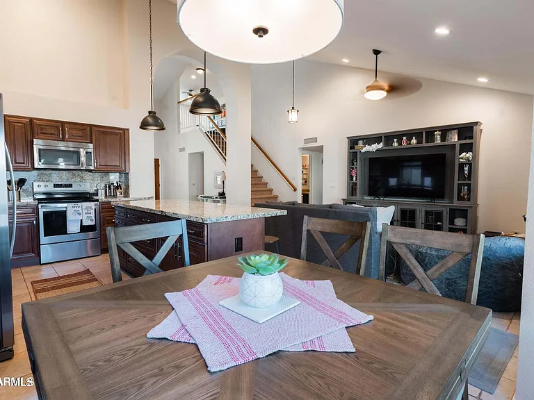 2322 E Millbrae Ct — Photo 21