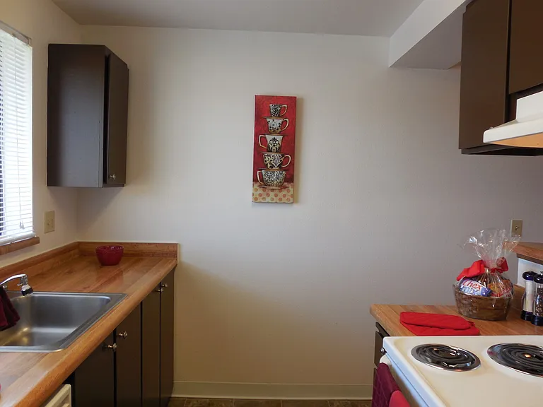 Crystal Springs Apartments — Photo 102