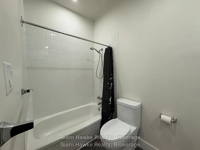 521 Bay St #13 — Photo 10