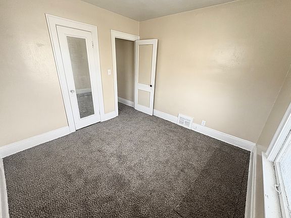 5th image of 3047 E 130th St