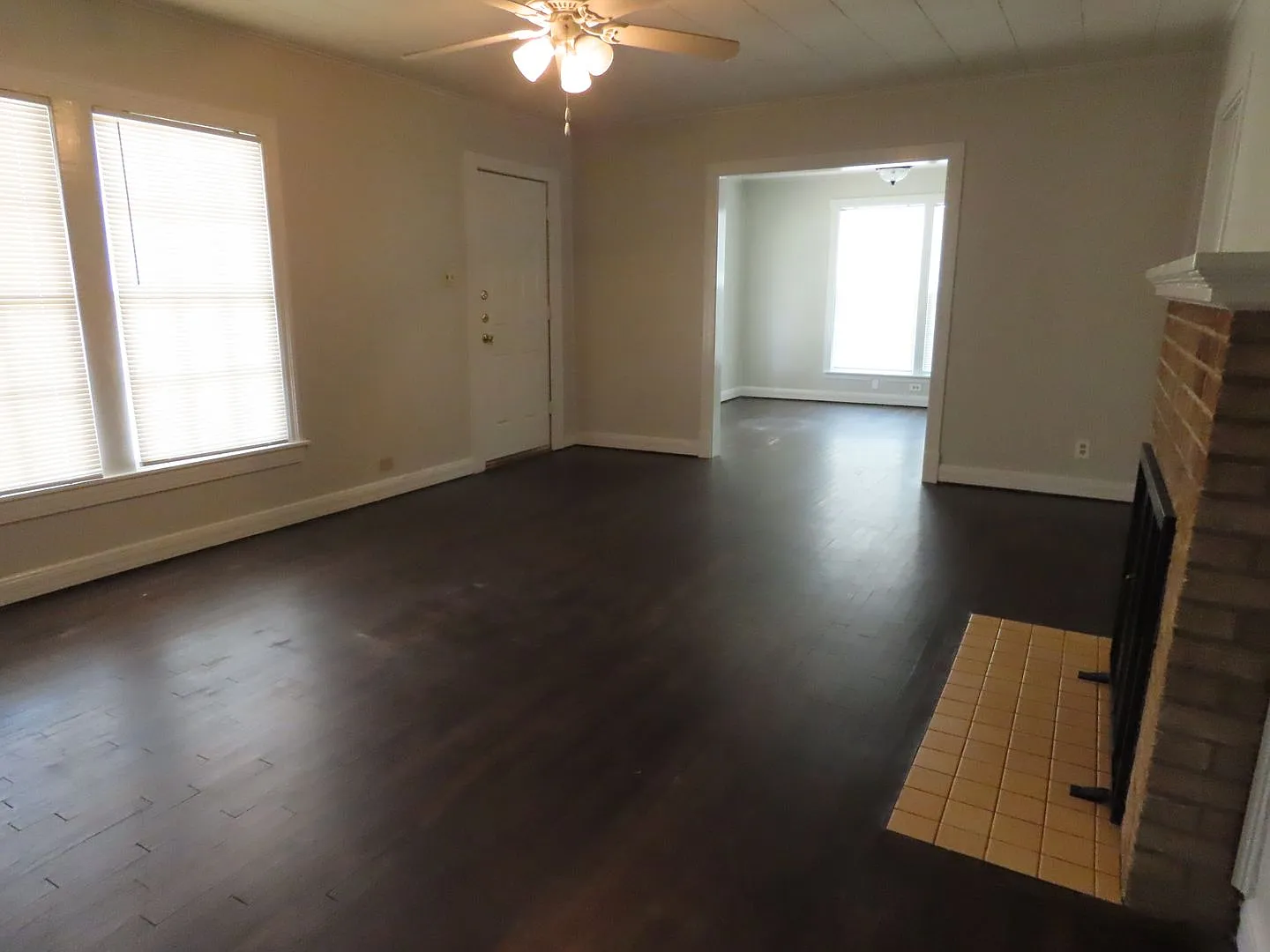 Spacious 3 Bedroom, 2 Bath Home w/Bonus Room! — Photo 4