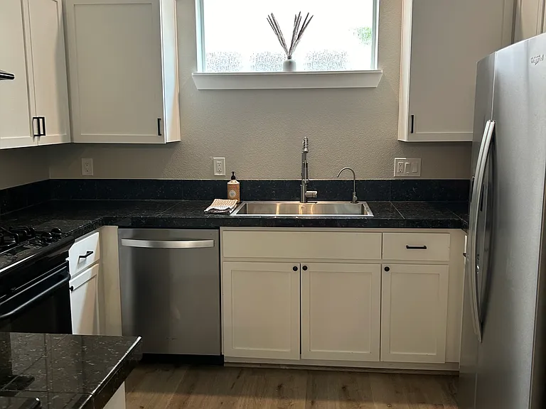 1093 SE Bianca St — Photo 12