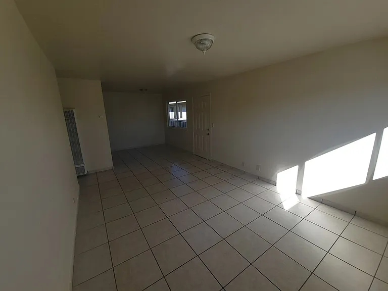 1134 Parkside St — Photo 3