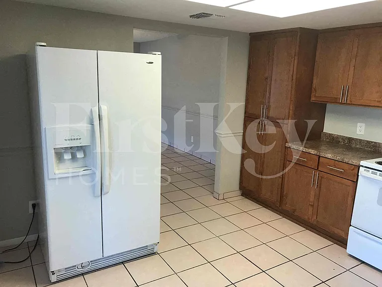 7629 W Flower St — Photo 6