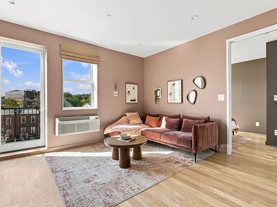 44 Euclid Ave #4B