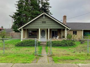 208 Centre St N, Rainier, WA 98576