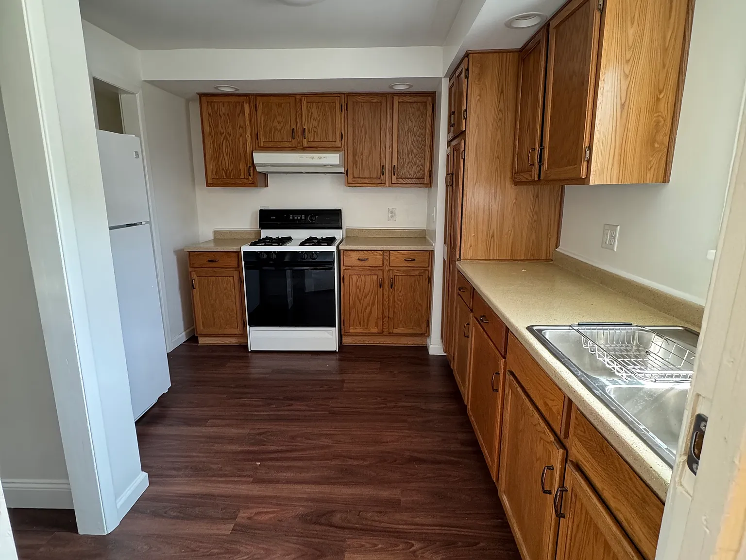 1 bed, 800 sqft, $1,000 — Photo 2