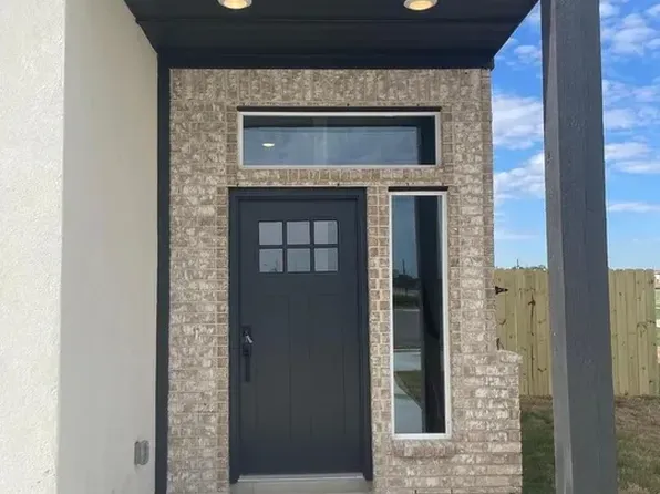 125 Micah Point #B, La Vernia, TX 78121