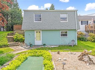 44 Summit Rd, Portsmouth, RI 02871