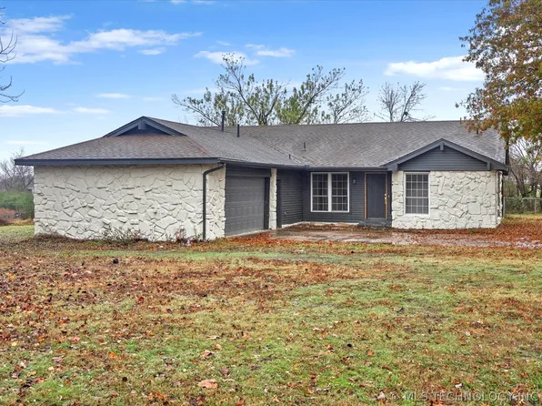 15002 E Winding Creek Dr, Collinsville, OK 74021