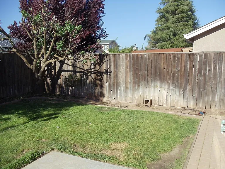 131 Legacy St — Photo 24