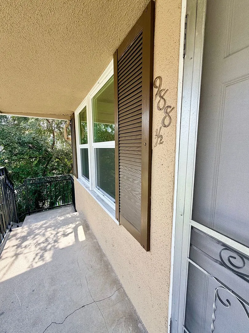 988-990 W. Glenoaks Blvd. & 928 Graynold Ave. — Photo 2