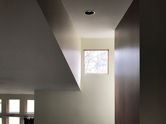5th image of 2185 Crestmont Dr