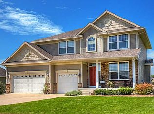 9251 Sugar Creek Dr, West Des Moines, IA 50266