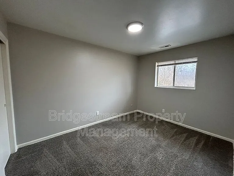 7837 N Main St #6 — Photo 4