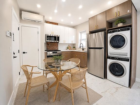 3rd image of 127 Van Horne St #2