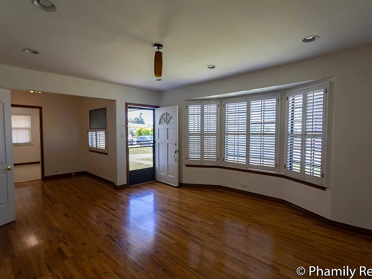 3238 Hempstead Ave — Photo 11