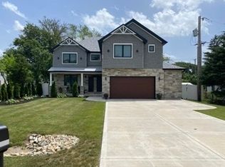 313 Roger Rd, Darien, IL 60561