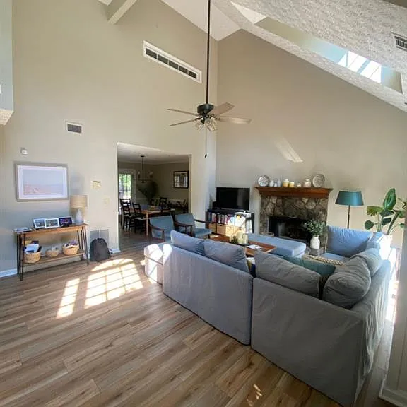 420 Ridge Ct — Photo 3
